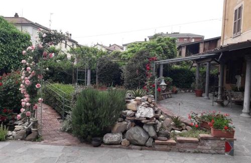 Villaromagnano House | Pet-Friendly Villa with Breakfast and Hot Tub Amenities