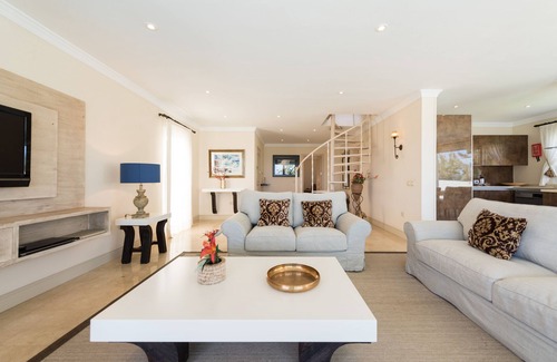 Los Mojones Villa | Indulge in Villas Alondra: Pet-Friendly Oceanfront Escape