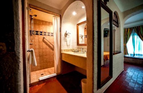 Cholula Hotel | Discover Villas Arqueologicas Cholula with Unique Amenities