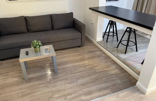 Universidad Apartment | Family-Friendly Getaway at Villas at Auxilio Mutuo 103