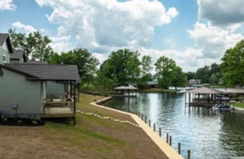 Jacksons' Gap House | Villas at Bay Ridge Unit 9