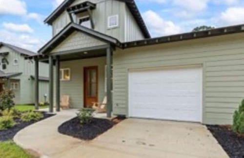 Jacksons' Gap House | Villas at Bay Ridge Unit 7