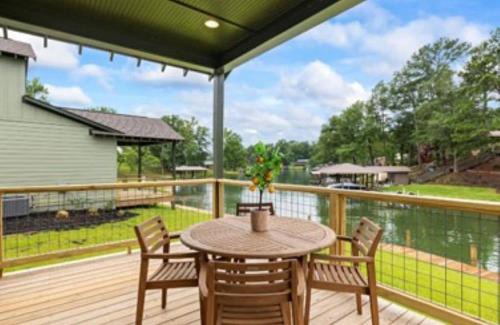 Jacksons' Gap House | Villas at Bay Ridge Unit 9