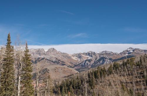 Mountain Village Apartment | Villas at Cortina 4 Condo: Family-Friendly with Pool & Hot Tub