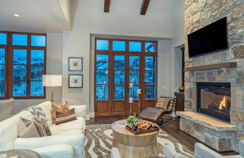 Mountain Village Apartment | Indulge in Villas at Cortina Penthouse 10 with Hot Tub