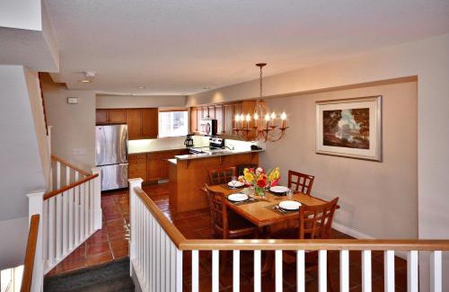 South Pandosy Hotel | Explore the Villas at Eldorado Resort with Private Beach Access