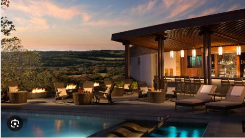 Wetmore Hotel | Relax at Villas at La Cantera Resort & Spa with Pool Access