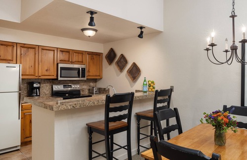 Snowmass Village Condo | Elegant Villas at Snowmass Club | Guest Rated 9.8/10