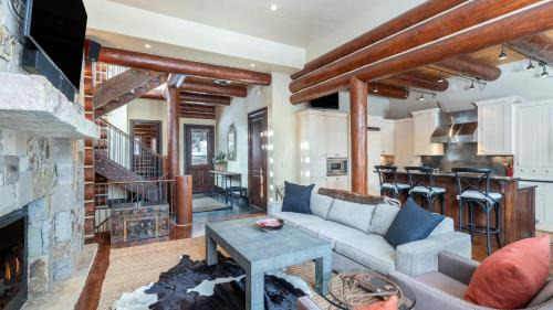 Mountain Village House | Villas At Tristant 137: Ski-In Home with Hot Tub & Views