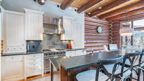 Mountain Village House | Villas At Tristant 137: Ski-In Home with Hot Tub & Views