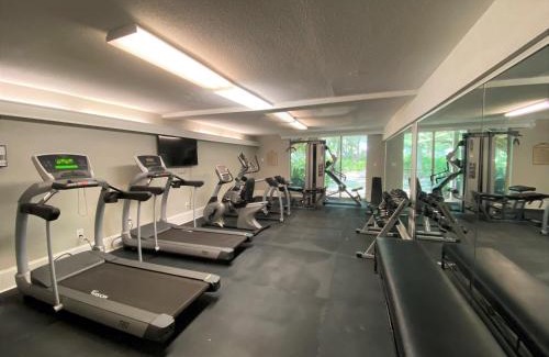 Jekyll Island Apartment | Family-Friendly Villas by The Sea with Pool Access