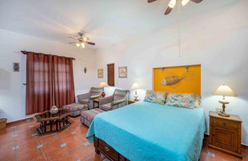 Loreto Apartment | Guest Rated 10/10: Villas del Santo Niño with Pool & Breakfast