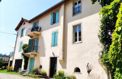 Clairvaux-les-Lacs Apartment | Villas du Lac: Pet-Friendly Retreat with Oceanfront Views