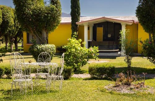 Tlaquiltenango Hotel | Discover Villas El Paraiso: Family Friendly with Pool