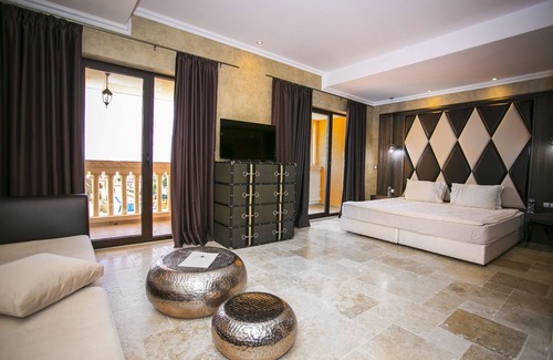 Elenite Resort | Indulge at Villas Elenite Premium: 4-Star Pool and Spa Retreat