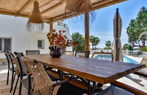Benimeit Villa | Discover Villas Guzman - Casa Nova with Pool & Hot Tub