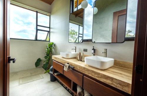 Arenal Hot Springs Villa | Villas Jawara: A Unique Retreat with Pool & Hot Tub