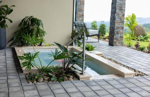 Arenal Hot Springs Villa | Villas Jawara: A Unique Retreat with Pool & Hot Tub