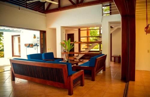 Olaya Villa | Villas Mamilú, entrada y salida 100 por ciento flexible