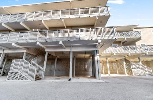 Pensacola Beach Apartment | Unforgettable Villas on the Gulf J6 with Pool & Family Fun