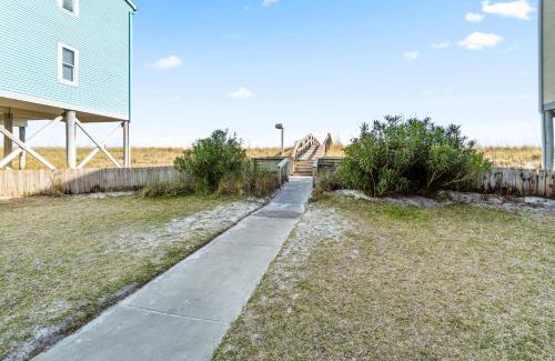 Pensacola Beach Apartment | Unforgettable Villas on the Gulf J6 with Pool & Family Fun