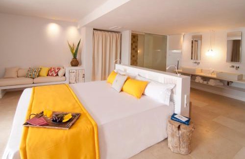 Sant Francesc Xavier Hotel | Experience Villas Paraíso de los Pinos with Oceanfront Pool