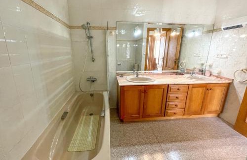 Platja de Piles Apartment | Family-Friendly Villas Piles Gandía: A Memorable Stay