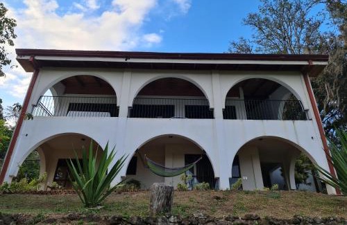 Santiago Cabin | Family-Friendly Retreat at Villas Valle Bello - Rated 9/10
