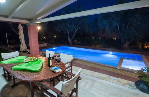 Kariotai Villa | Family-Friendly Villashorizon with Private Pool & Ocean Views