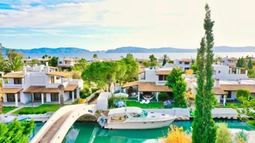 Plepi Villa | Experience Villasonboard Ermioni: Pet-Friendly Villa by the Sea