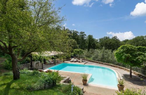 San Casciano dei Bagni Bed & Breakfast | Oceanfront Retreat: Villavetrichina with Pool & Pet-Friendly