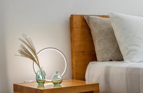 Castro Marina Apartment | Indulge in Ville Palà - Castro: 4-Star, Pet-Friendly Retreat