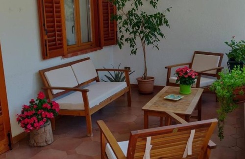 Partanna Villa | Cozy Villetta Just Steps from the Beach for Family Fun
