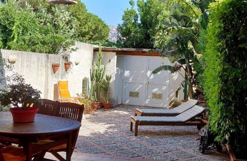 Partanna Villa | Cozy Villetta Just Steps from the Beach for Family Fun