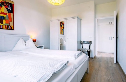 Calceranica al Lago House | Oceanfront Escape: Villetta ai Pini with Spa & 9.8 Rating