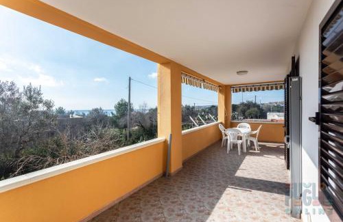 Torre Vado Apartment | Top-Rated Trilocale Apollo: Pet-Friendly Family Retreat