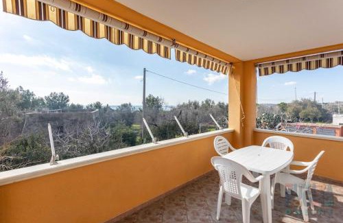 Torre Vado Apartment | Top-Rated Trilocale Apollo: Pet-Friendly Family Retreat