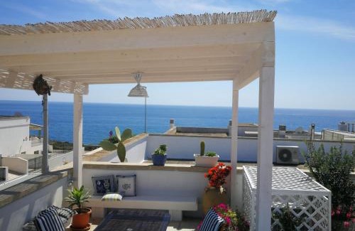 Marina San Gregorio Apartment | Charming Villetta Baiasalento: Oceanfront & Pet Friendly Stay