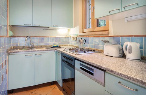 Torri del Benaco Ski Chalet | Villa Blue Panorama: Private Jacuzzi & Lake View Getaway