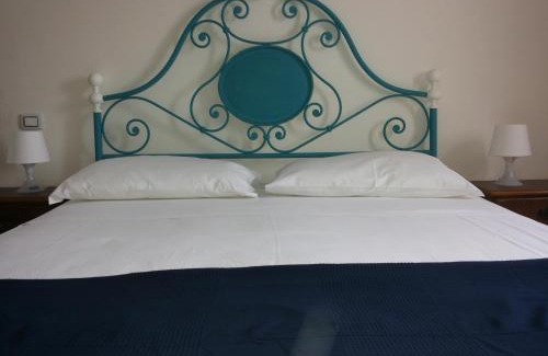 San Foca House | Tranquil Casa Vacanze Salento: Oceanfront with Garden