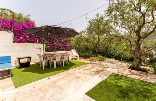 Solanas House | Family-Friendly Retreat at Villetta degli Ulivi