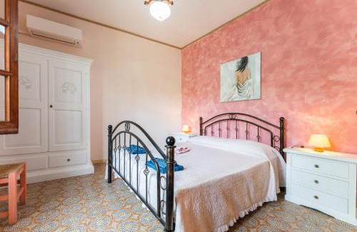 Solanas House | Family-Friendly Retreat at Villetta degli Ulivi