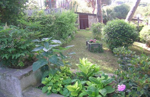 Madonna delle Grazie House | Pet-Friendly Villetta e Apt. Silvia with Ocean View & Beach