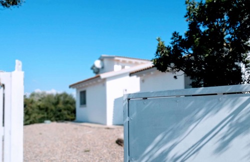 Sant'Anna Arresi Villa | Cozy Villetta Fanny Romantica: Ideal for Families & Pets