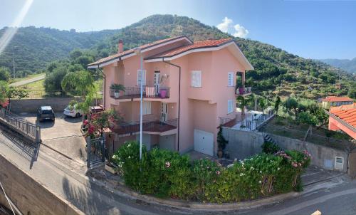 Gioiosa Marea Apartment | Unforgettable Stay at Appartamento Vacanza Villetta Fichera