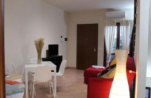 Zona XVI Torrenova House | Convenient Villetta with Metro Access, Wi-Fi & Parking