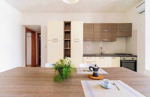 Posto Rosso Apartment | Experience Villa Giardino dei Pini with Oceanfront Views