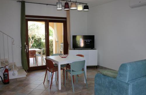 Case Peschiera-Lu Fraili House | Serene Oceanfront Escape at Villetta Lù Impostu