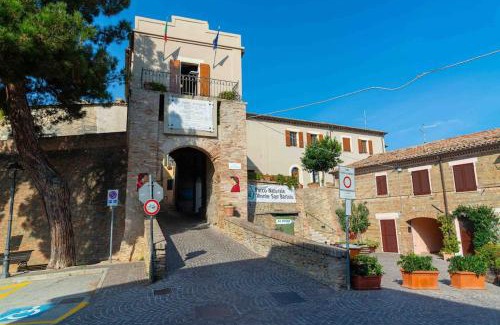 Granarola Villa | Pet-Friendly Villetta Leccino Home Near Hill and Sea