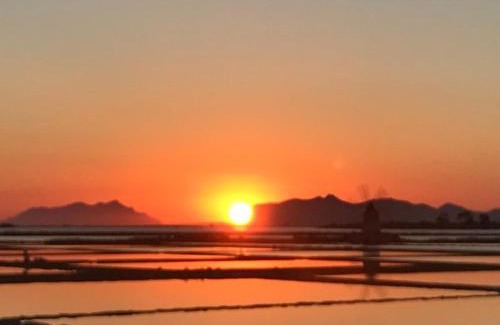 Marsala House | Oceanfront Villetta - Punta Palermo Marsala, Guest Rated 9.8